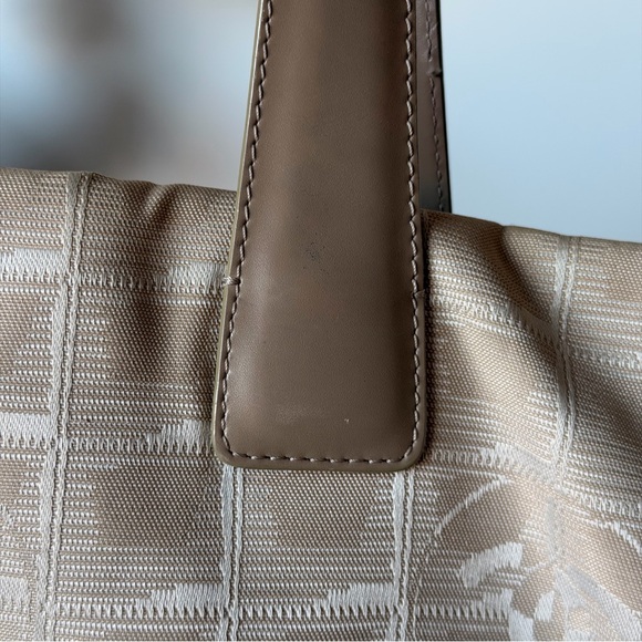 Chanel Travel Line Tote Beige CC Jacquard  very good condition pre loved 💕 - Picture 15 of 16